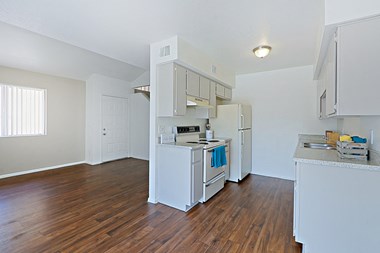 542 South Extension Road 2 Beds Apartment for Rent Photo Gallery 1